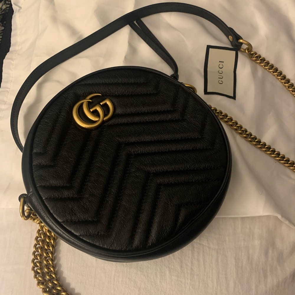 GG Marmont mini round shoulder bag